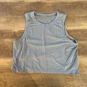 Lululemon crop top